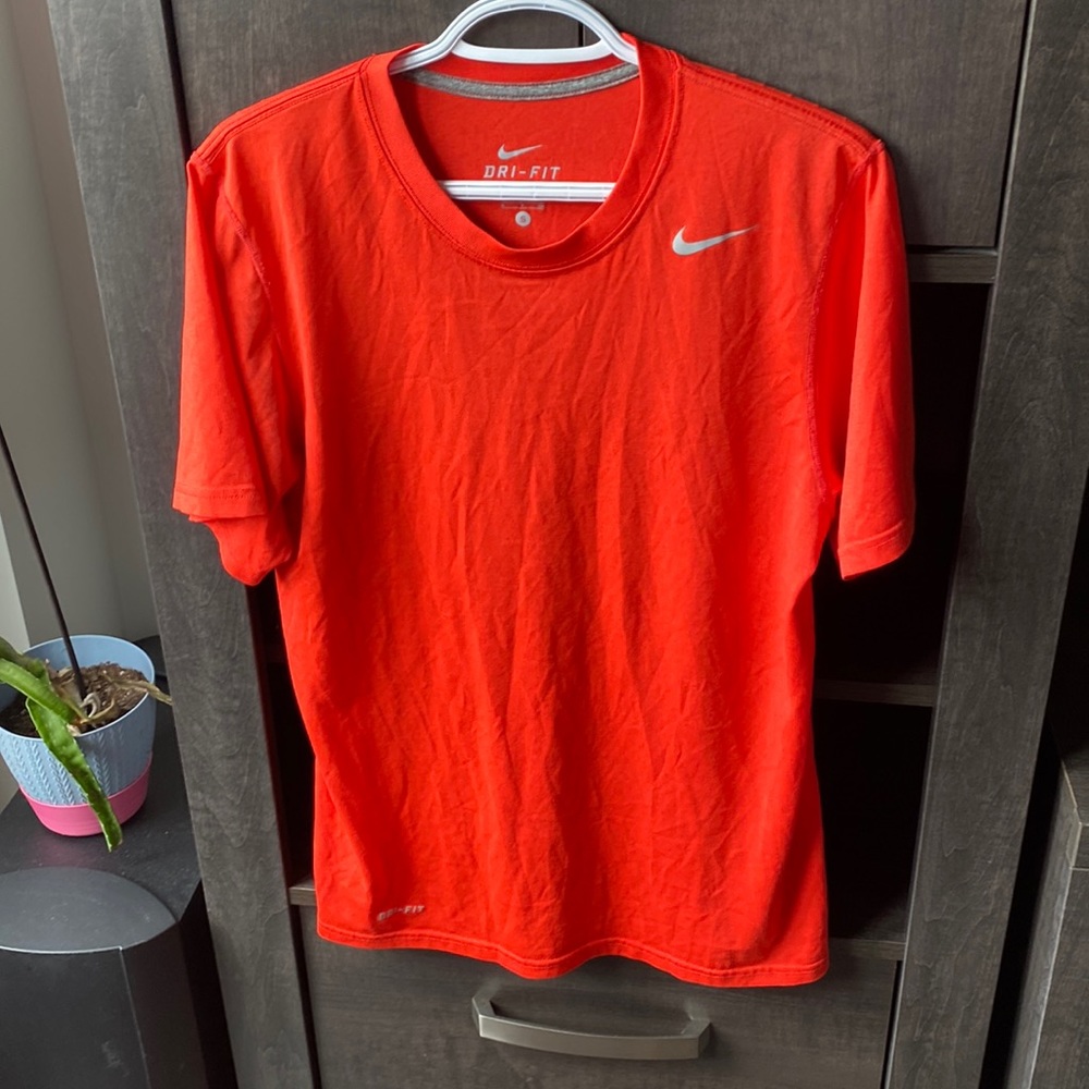 Nike T-shirt
